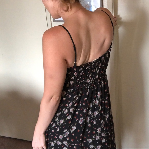 Covet silk dress hi low style flowy black floral - Picture 4 of 9